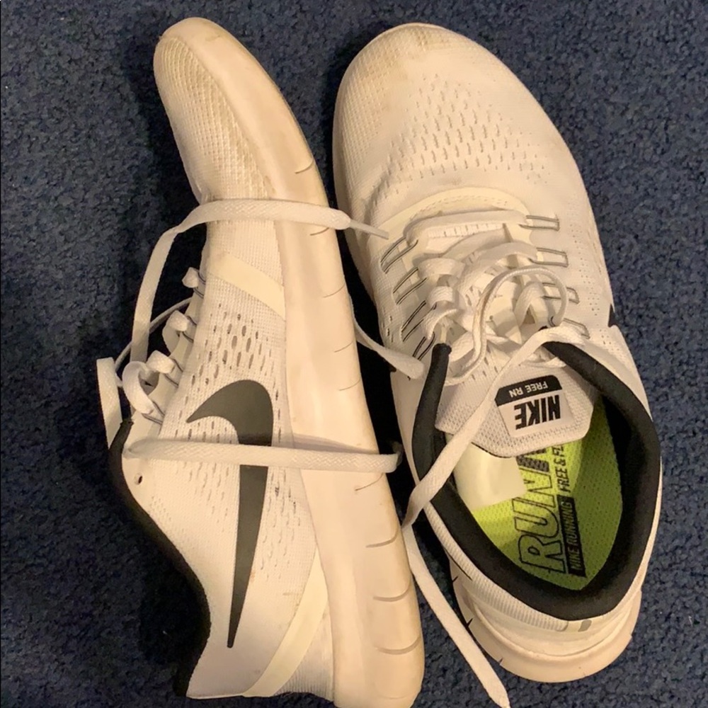 White nike sneakers